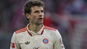 半岛体育APP-索默：我无比敬重穆勒，曾和他一起踢球对我而言是种荣幸