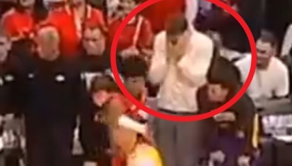 半岛体育APP-比自己上场还紧张！最后时刻东契奇压力爆表紧张的不知该把手放哪