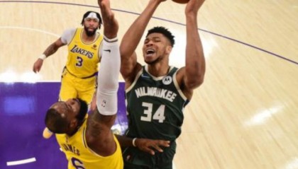 半岛体育APP-两战湖人合砍91分！字母超神表现令詹眉无可奈何