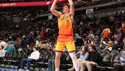 半岛体育官网-仅用46场！库里也没实现的79年NBA三分纪录，被19岁克尼佩尔做到|斯蒂芬·库里|76人队|费城76人队|夏洛特黄蜂队|迈尔斯-布里奇斯_新浪体育_新浪新闻