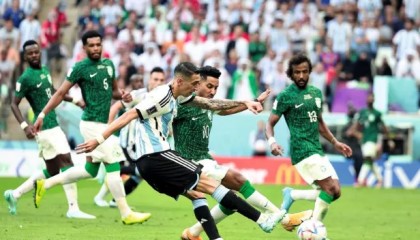 半岛体育官方网站-勒纳尔：和球员说不是来和梅西自拍的！阿根廷可能低估沙特