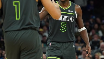 复出15中3仅8分！李凯尔：我不会为华子感到担心 他会找回状态的