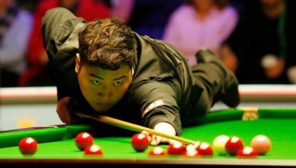 冠军联赛颜丙涛强势挺进胜者组 丁俊晖继续征战