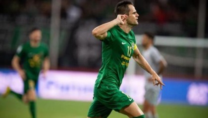 【中超】孙国文染红弗兰克破门 十人浙江队1比0深圳