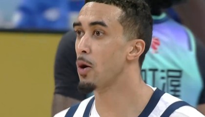 广东104-113上海！球员评分：3人满分，2人良好，2人不合格