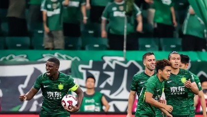 半岛体育APP-4-0！中超4强乱成一锅粥，国安强势归来，剑指申花，山东成试金石