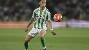 半岛体育官网-TA：曼联拥有的是利润分成 安东尼希望两队弥补他400万欧年薪差额