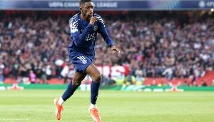 半岛体育-巴黎要怒了队报：登贝莱预计伤缺6-8周，缺阵欧冠对阵巴萨